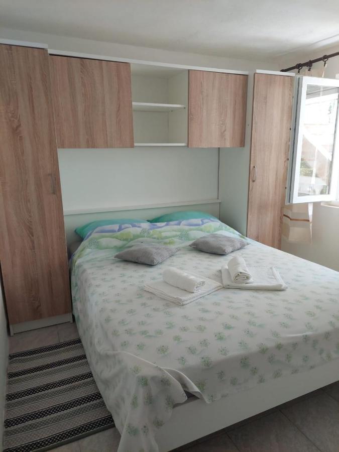 Apartman Martina Ražanac エクステリア 写真